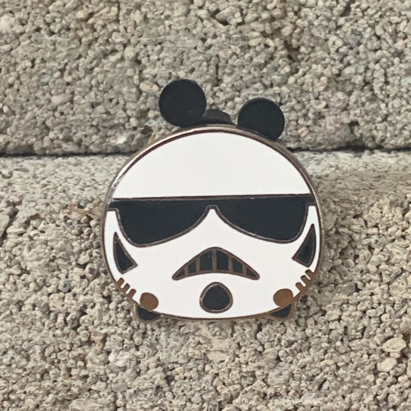 Disney Trading Pins - Picture 5 of 6